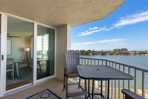 736 Island Way Clearwater FL 33767