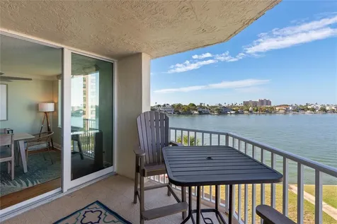 736 Island Way Clearwater FL 33767