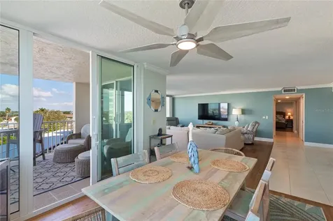 736 Island Way Clearwater FL 33767