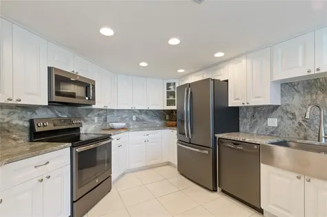 736 Island Way Clearwater FL 33767