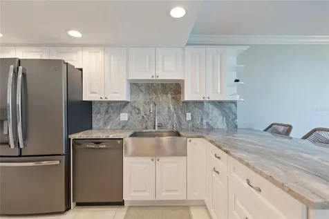 736 Island Way Clearwater FL 33767