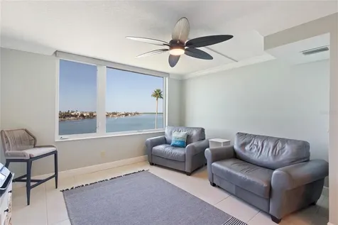 736 Island Way Clearwater FL 33767