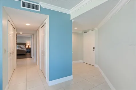 736 Island Way Clearwater FL 33767