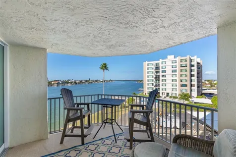 736 Island Way Clearwater FL 33767