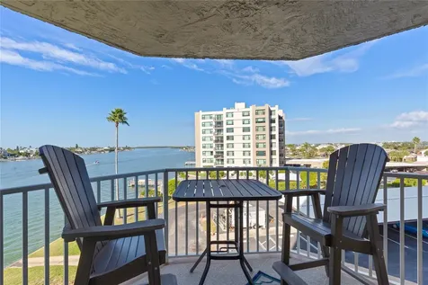 736 Island Way Clearwater FL 33767