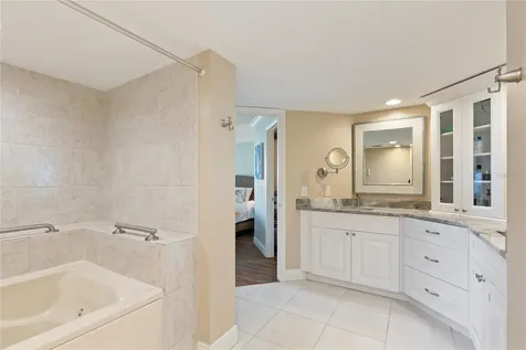 736 Island Way Clearwater FL 33767