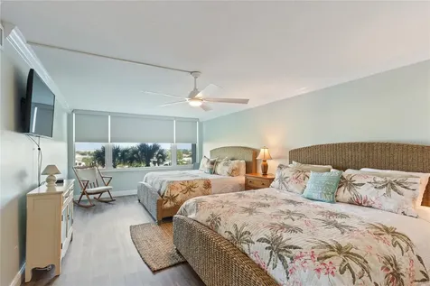 736 Island Way Clearwater FL 33767