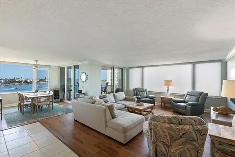 736 Island Way Clearwater FL 33767