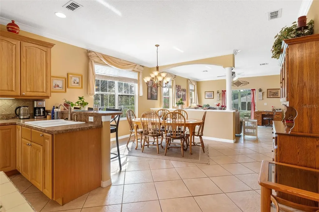 81 Twin Lake Circle Umatilla FL 32784
