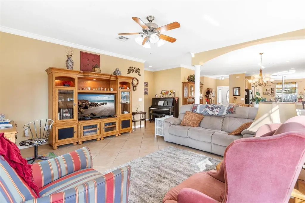81 Twin Lake Circle Umatilla FL 32784