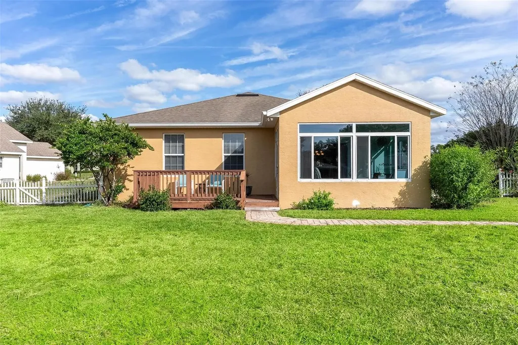 81 Twin Lake Circle Umatilla FL 32784