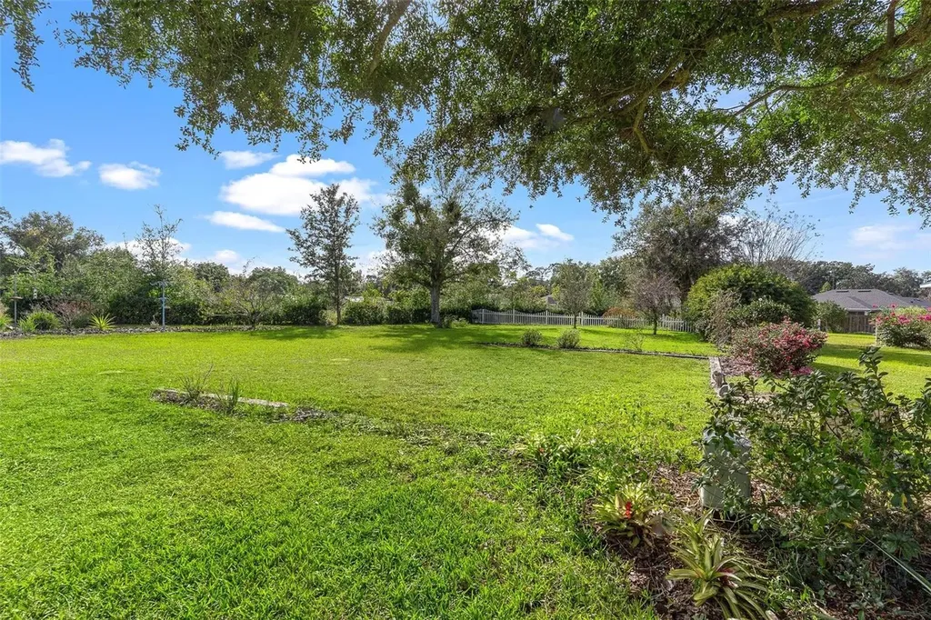 81 Twin Lake Circle Umatilla FL 32784
