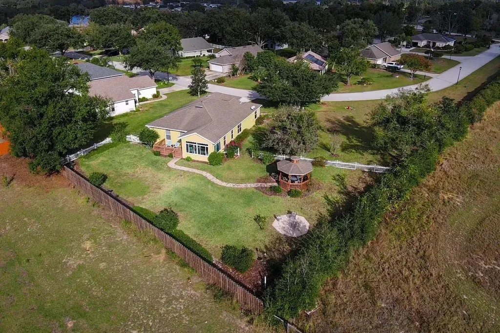 81 Twin Lake Circle Umatilla FL 32784