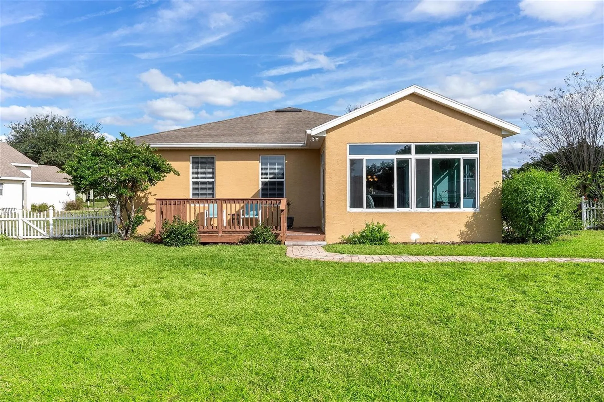 81 Twin Lake Circle Umatilla FL 32784