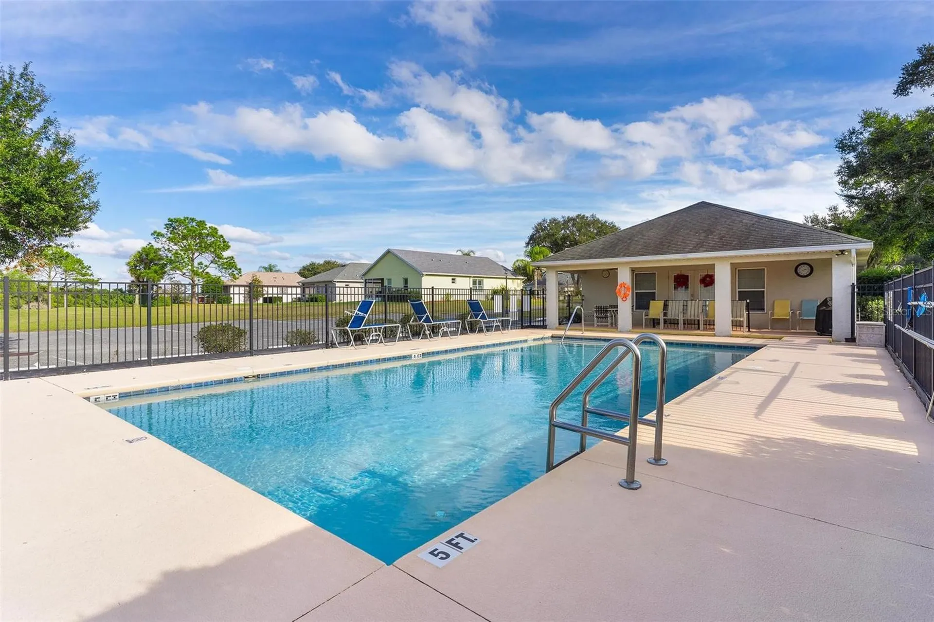 81 Twin Lake Circle Umatilla FL 32784