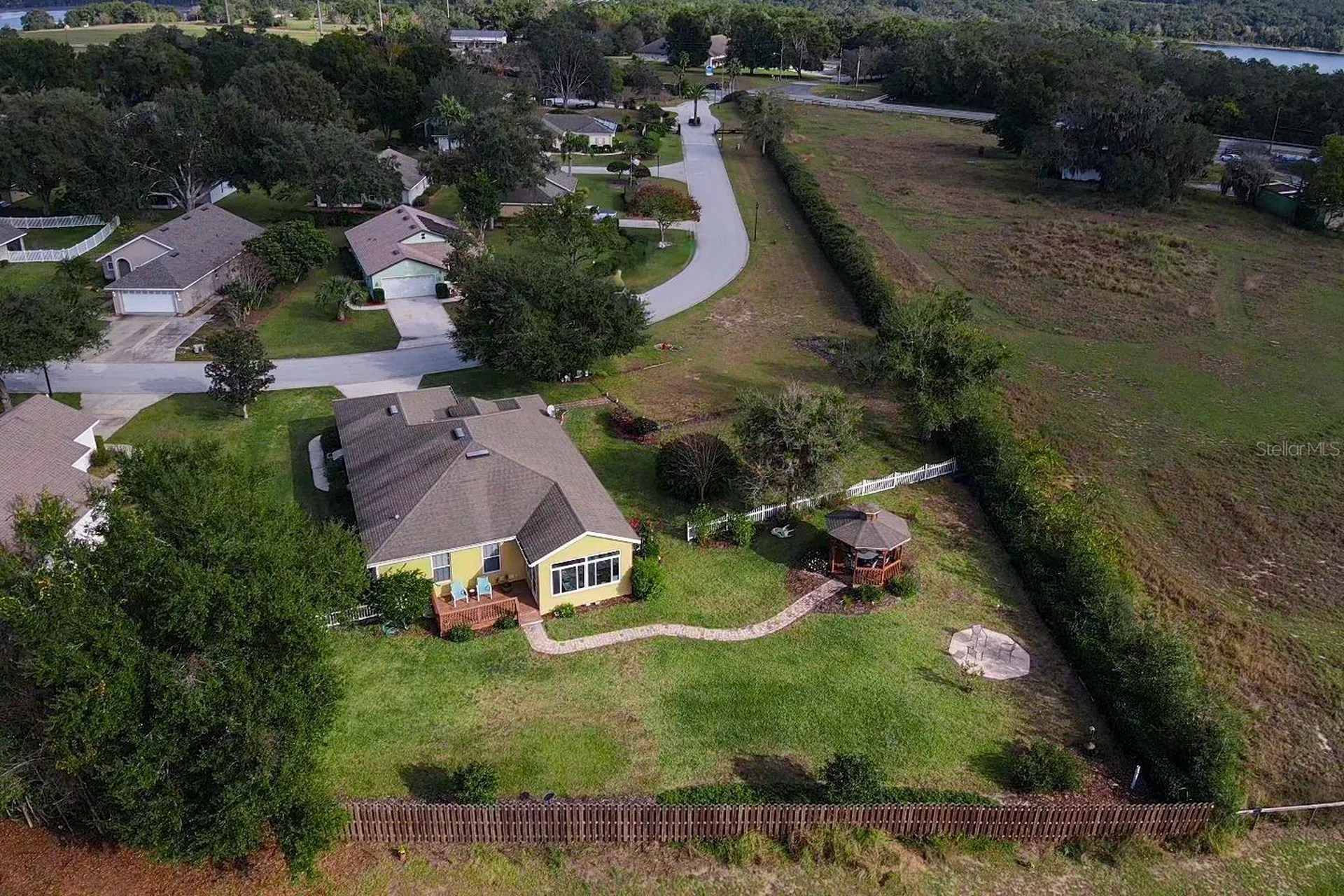 81 Twin Lake Circle Umatilla FL 32784