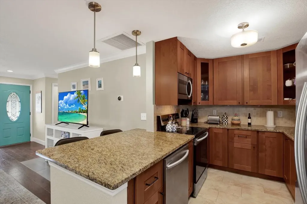 2536 Bramblewood Drive W Clearwater FL 33763
