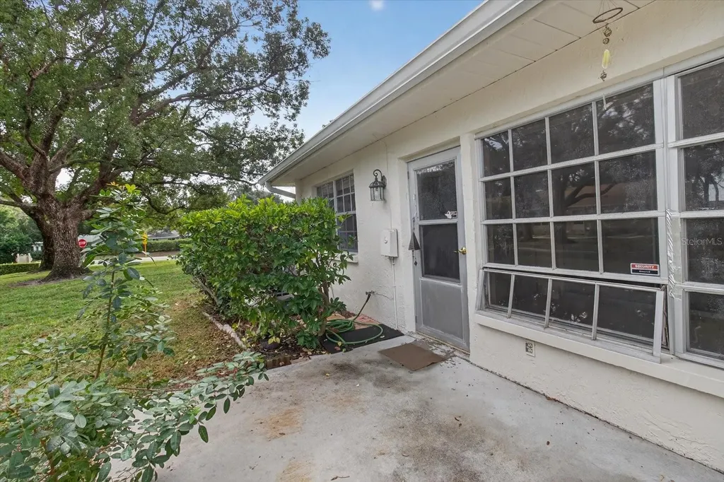 2211 Lark Circle W Palm Harbor FL 34684