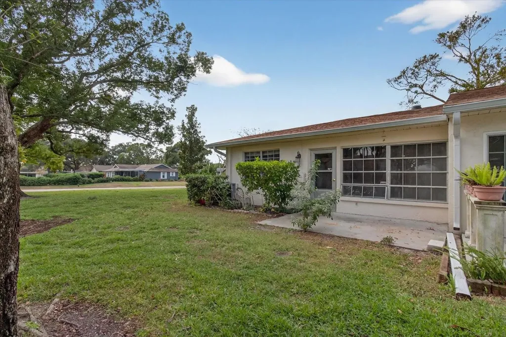 2211 Lark Circle W Palm Harbor FL 34684