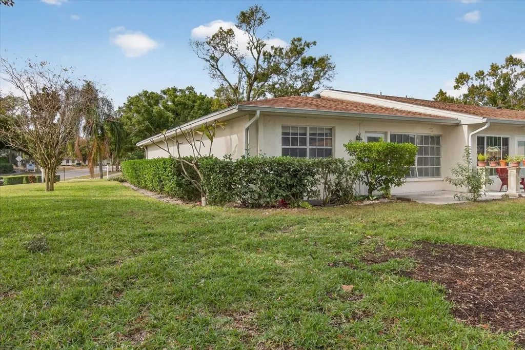 2211 Lark Circle W Palm Harbor FL 34684