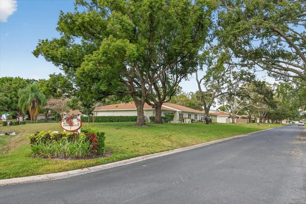 2211 Lark Circle W Palm Harbor FL 34684