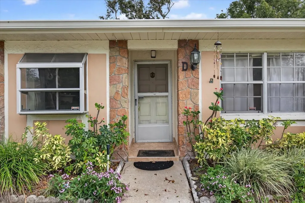2211 Lark Circle W Palm Harbor FL 34684