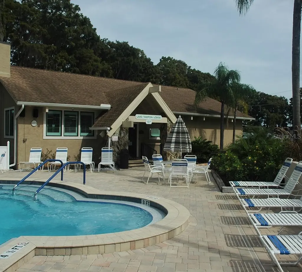 2211 Lark Circle W Palm Harbor FL 34684