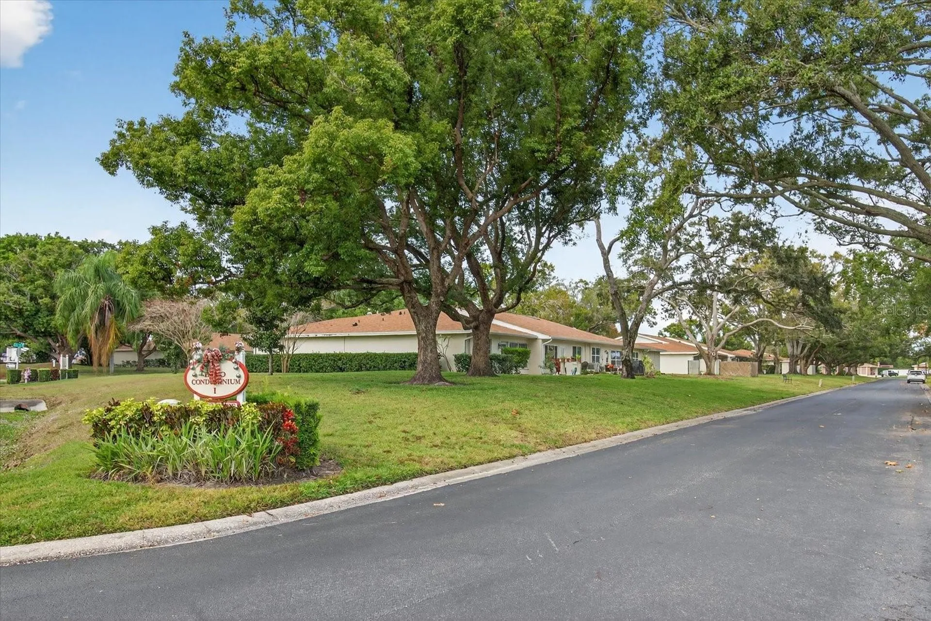 2211 Lark Circle W Palm Harbor FL 34684