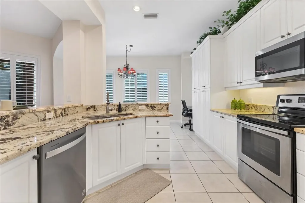 5425 46th Court W Bradenton FL 34210