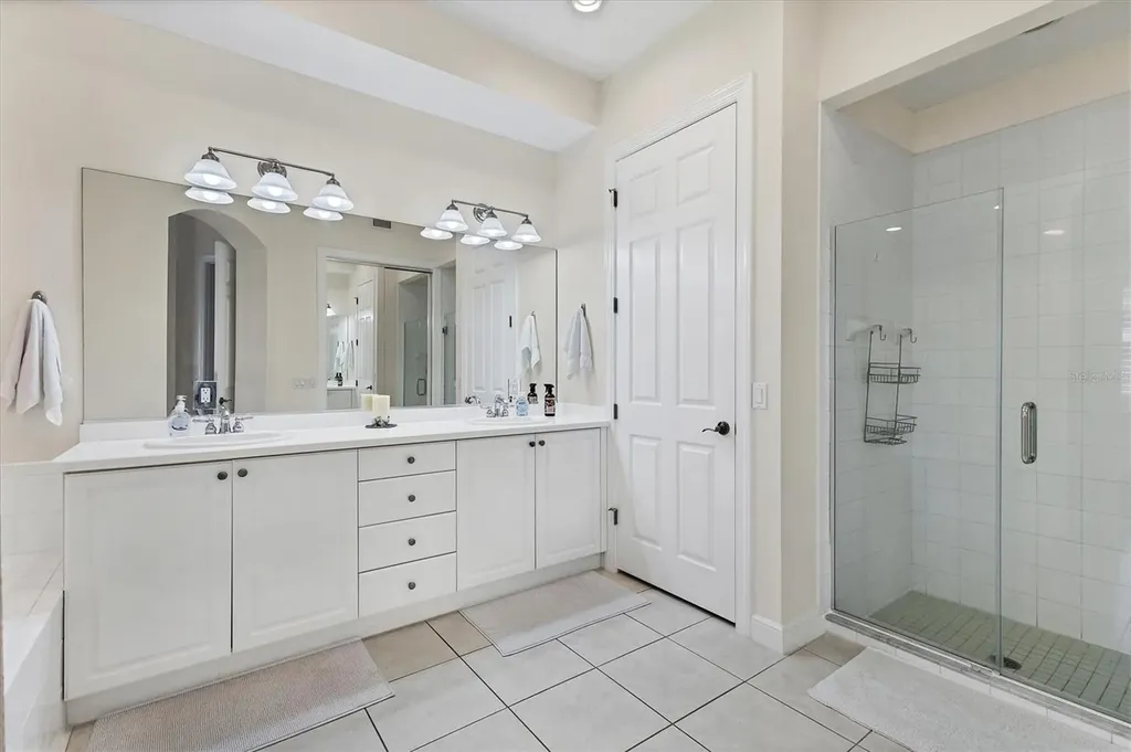 5425 46th Court W Bradenton FL 34210