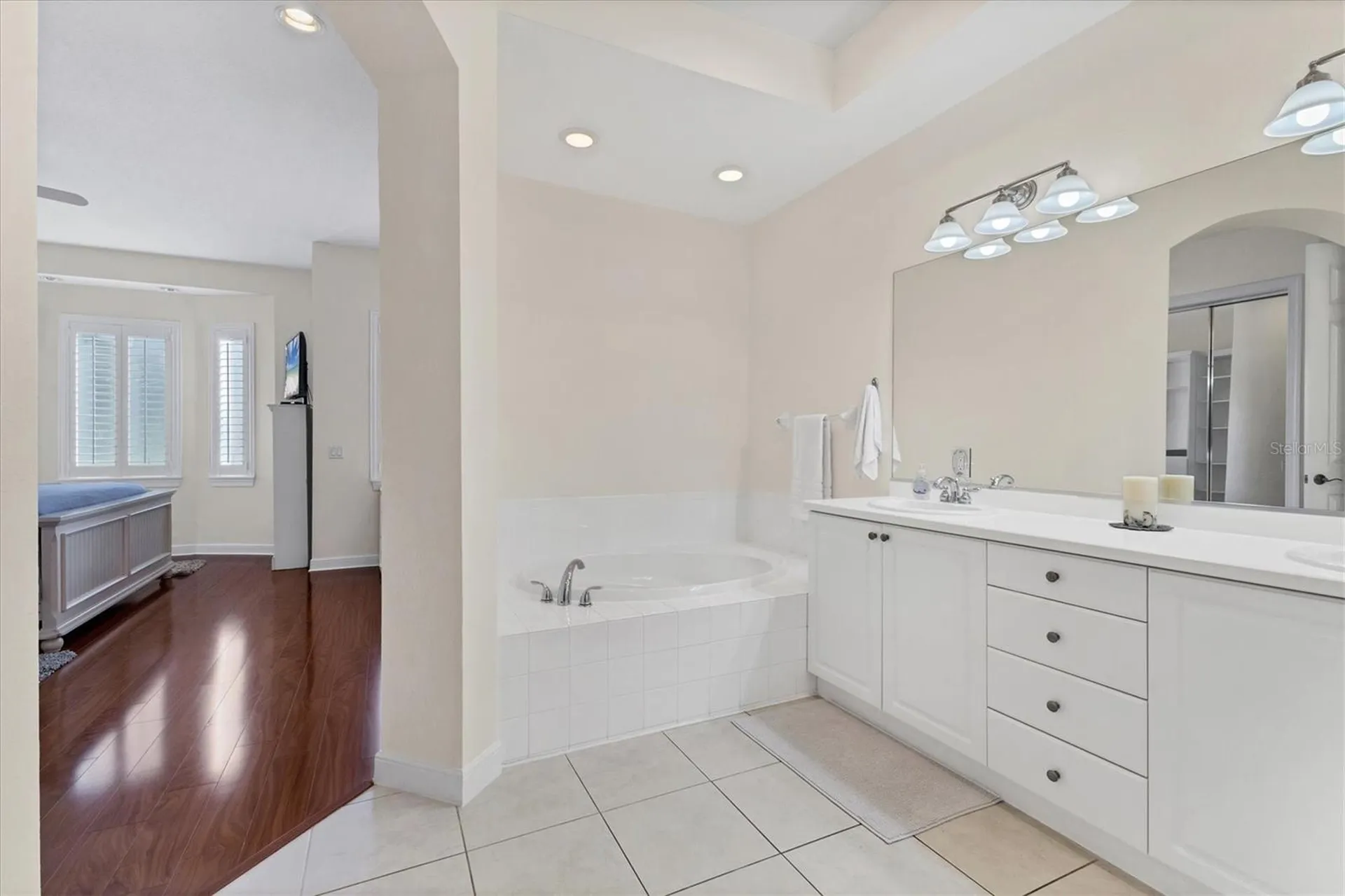 5425 46th Court W Bradenton FL 34210