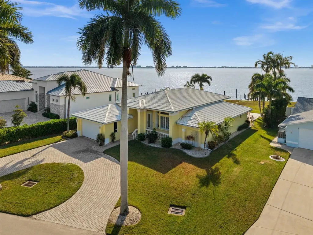 264 Bayshore Drive Cape Coral FL 33904