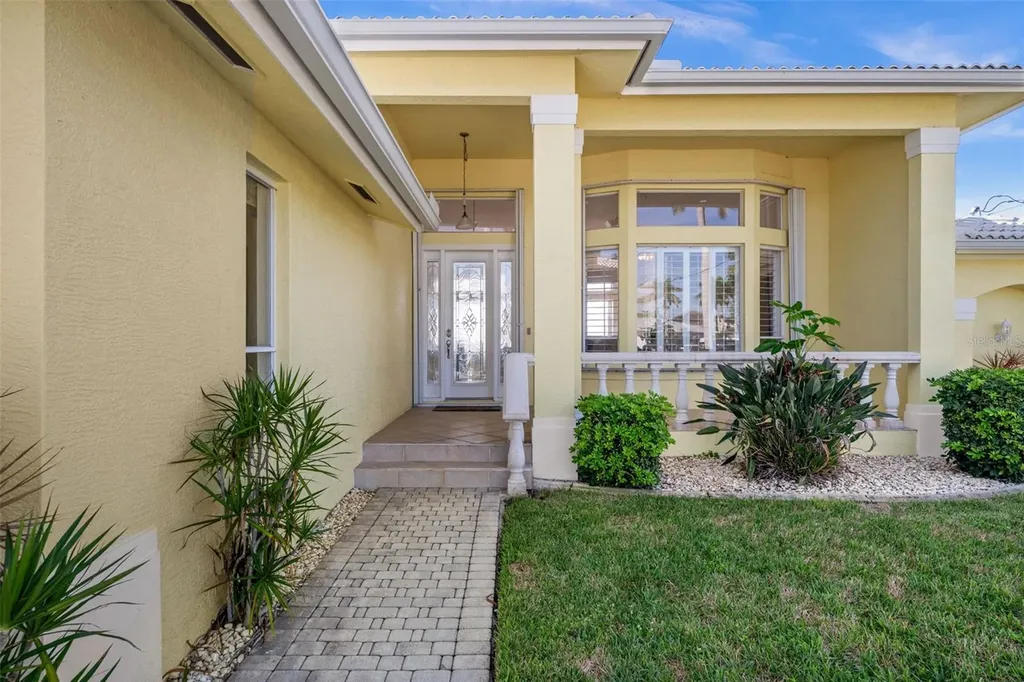 264 Bayshore Drive Cape Coral FL 33904