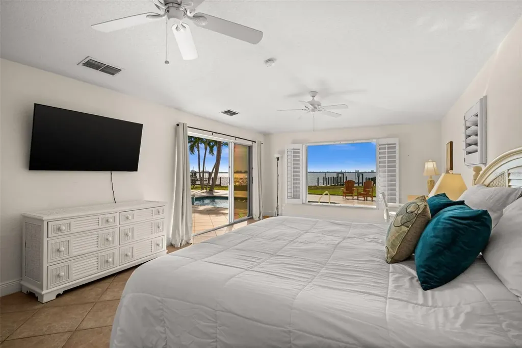 264 Bayshore Drive Cape Coral FL 33904