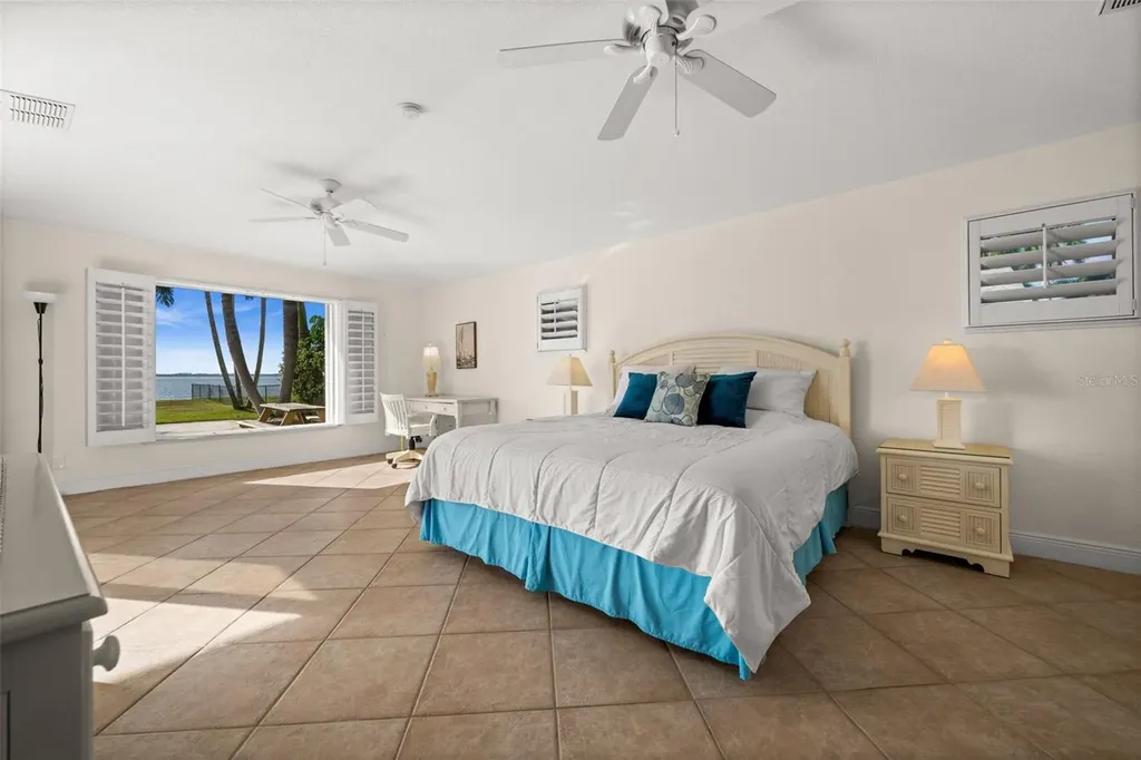 264 Bayshore Drive Cape Coral FL 33904