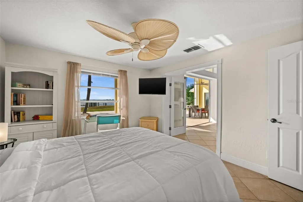 264 Bayshore Drive Cape Coral FL 33904