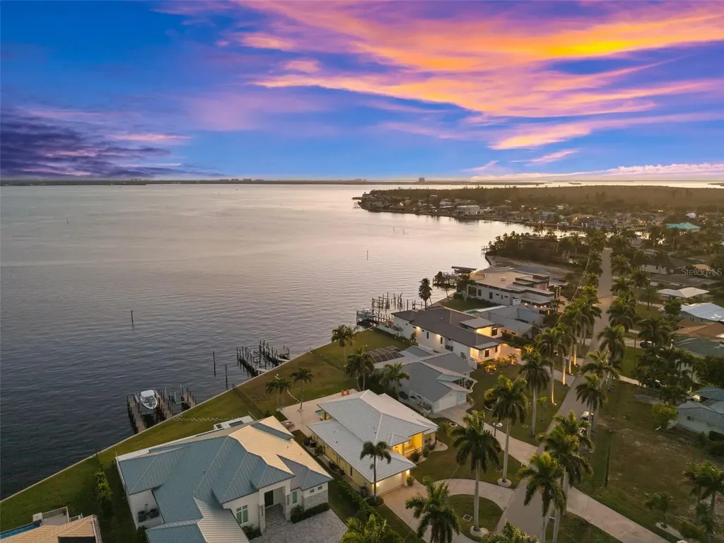 264 Bayshore Drive Cape Coral FL 33904