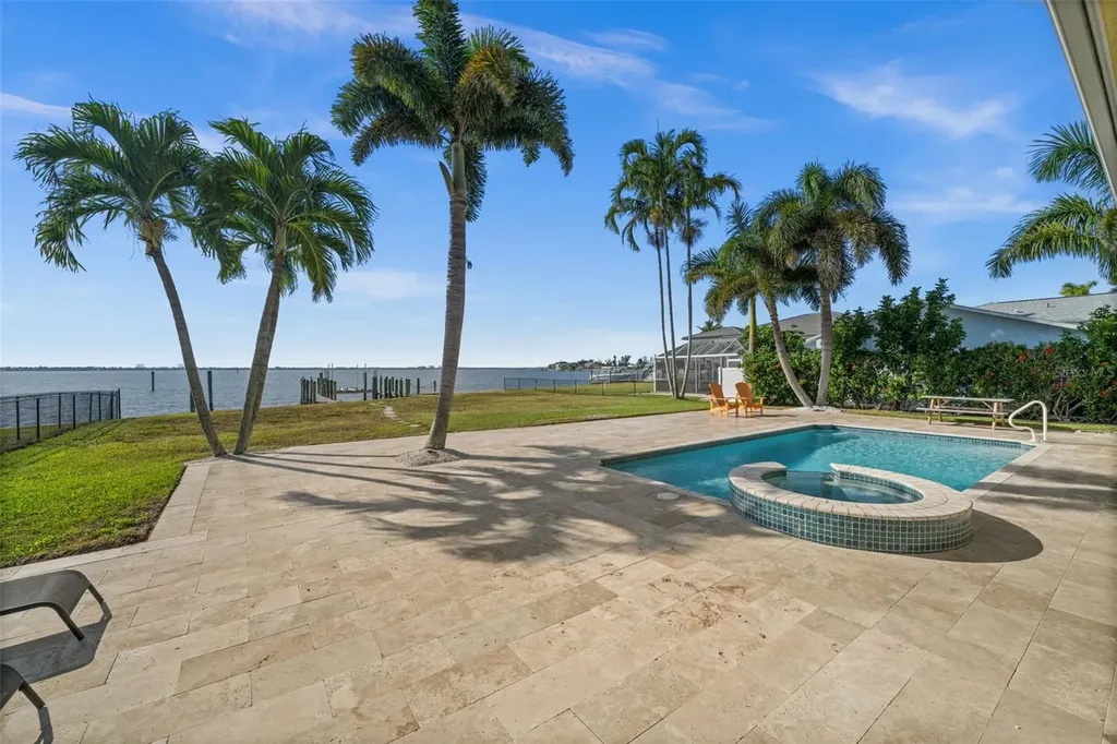 264 Bayshore Drive Cape Coral FL 33904