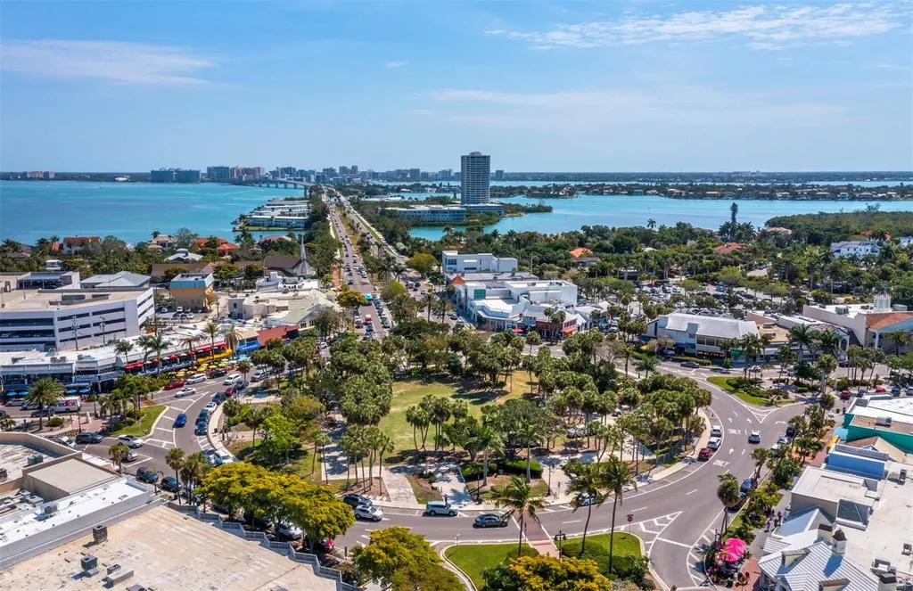800 S Blvd Of The Presidents Sarasota FL 34236