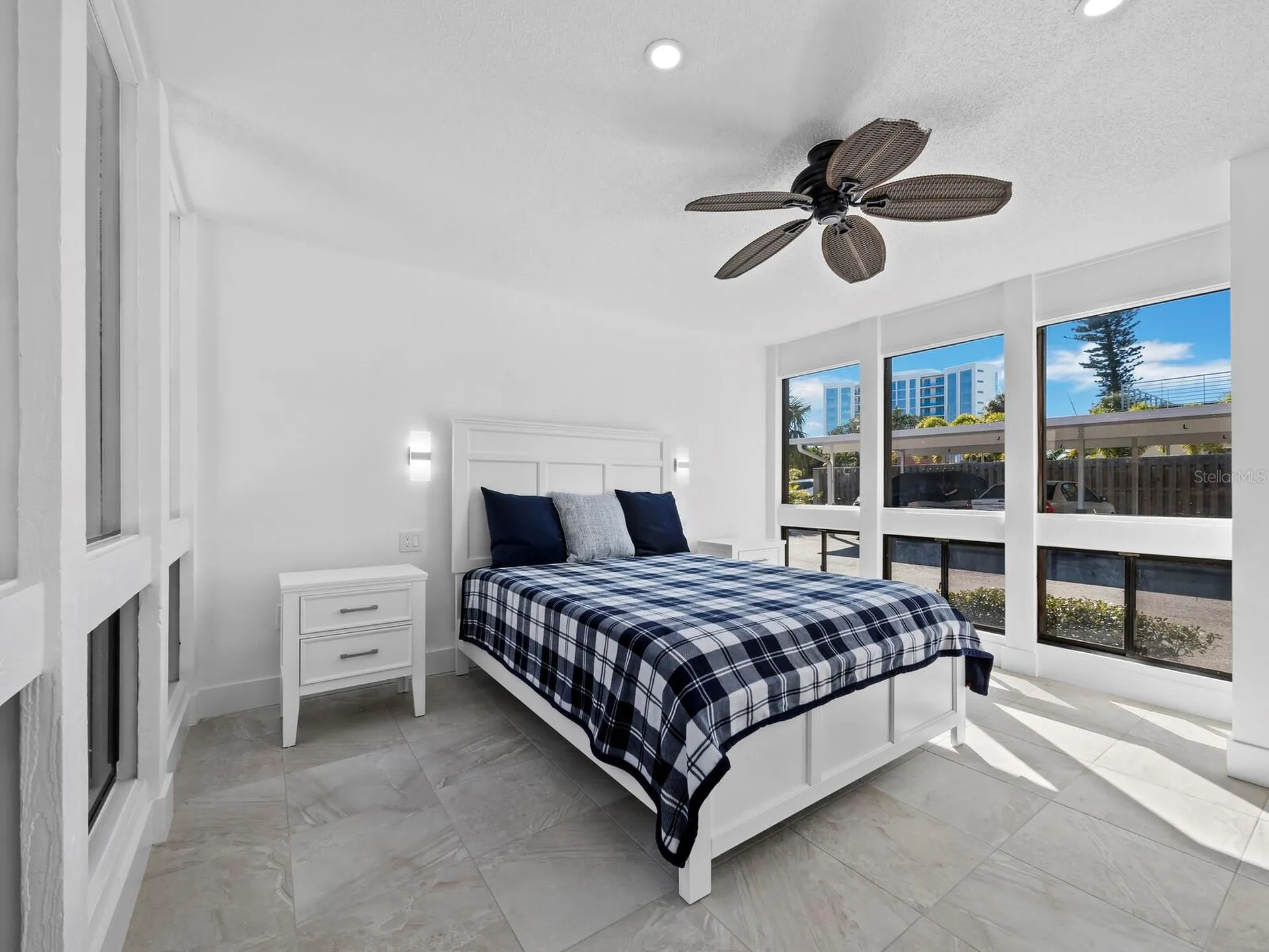 800 S Blvd Of The Presidents Sarasota FL 34236