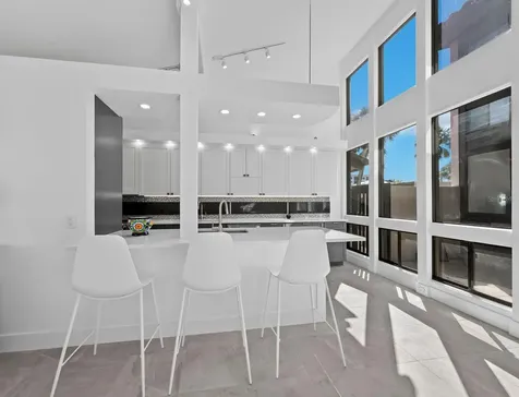 800 S Blvd Of The Presidents Sarasota FL 34236