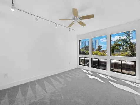 800 S Blvd Of The Presidents Sarasota FL 34236
