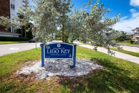 800 S Blvd Of The Presidents Sarasota FL 34236