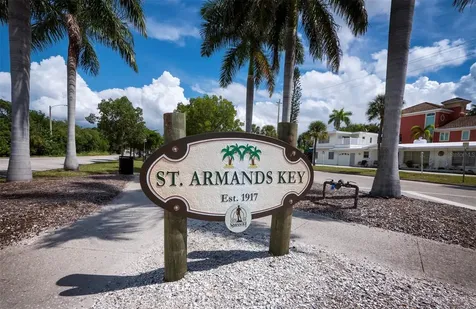 800 S Blvd Of The Presidents Sarasota FL 34236