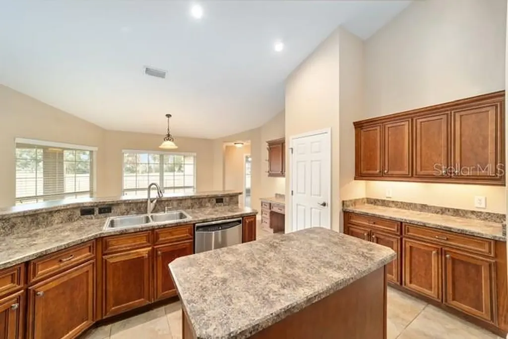3305 NE 106th Street Anthony FL 32617