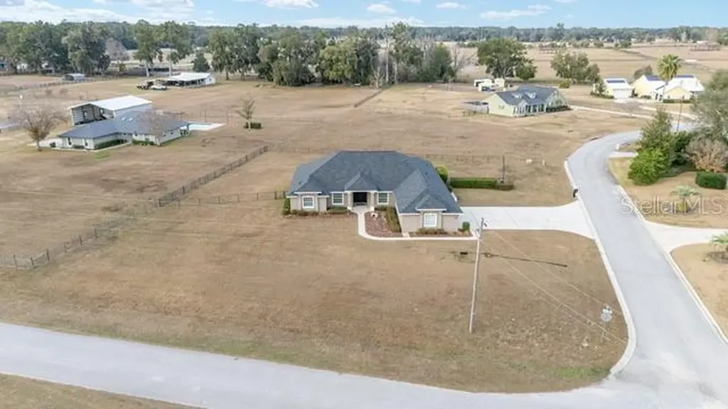 3305 NE 106th Street Anthony FL 32617