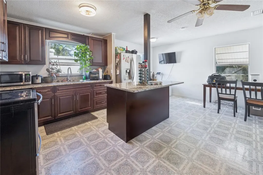 11216 NE 63rd Place Williston FL 32696