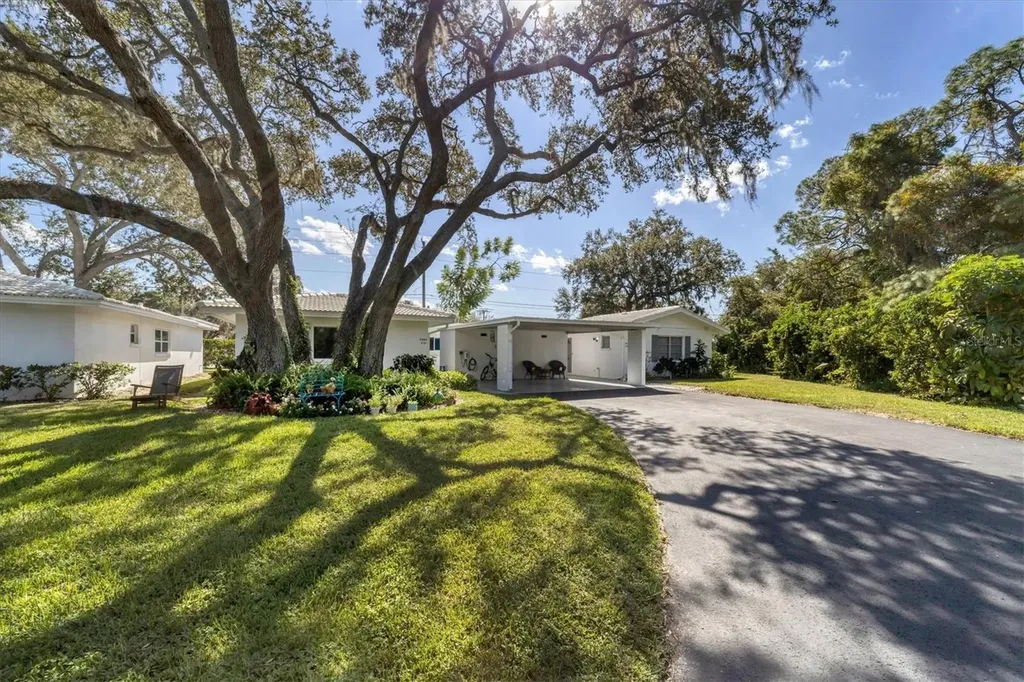 3806 Roxane Boulevard Sarasota FL 34235