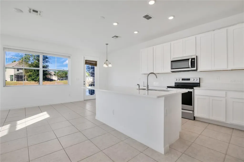 1484 Discovery Street Davenport FL 33896