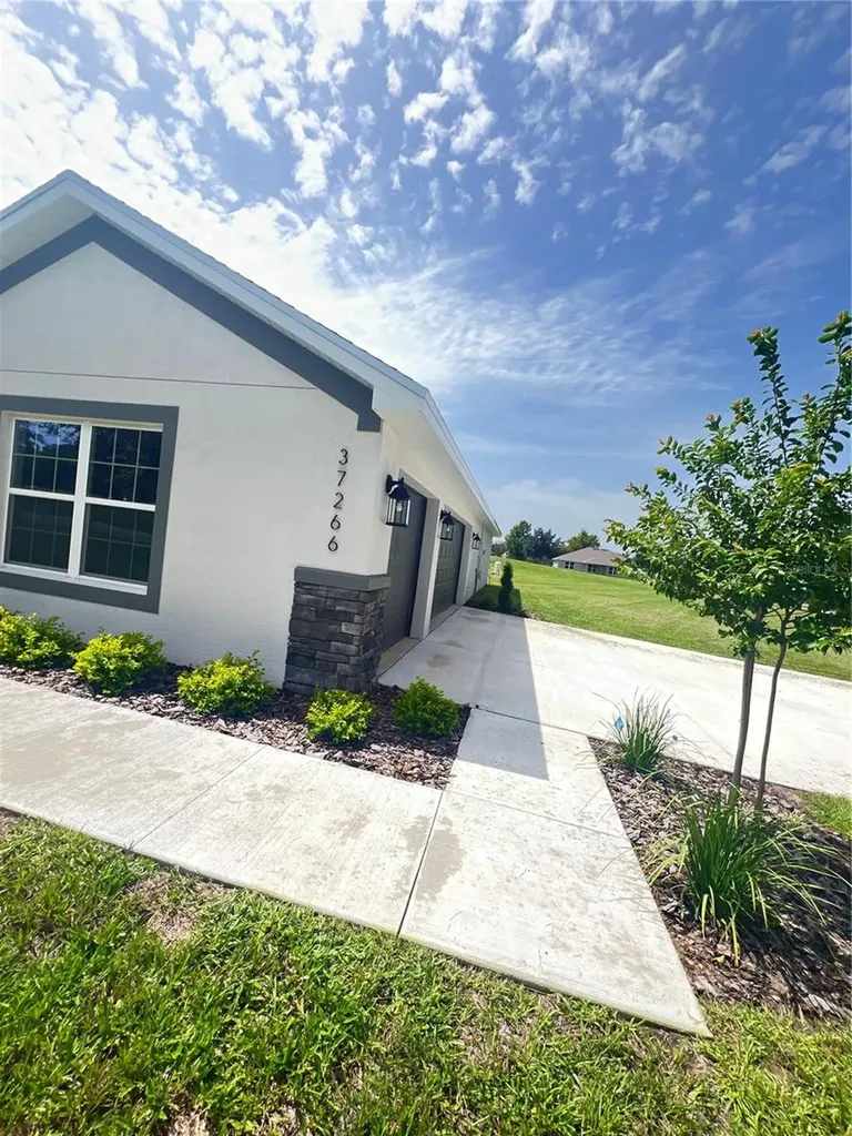 37266 Hidden View Circle Dade City FL 33523